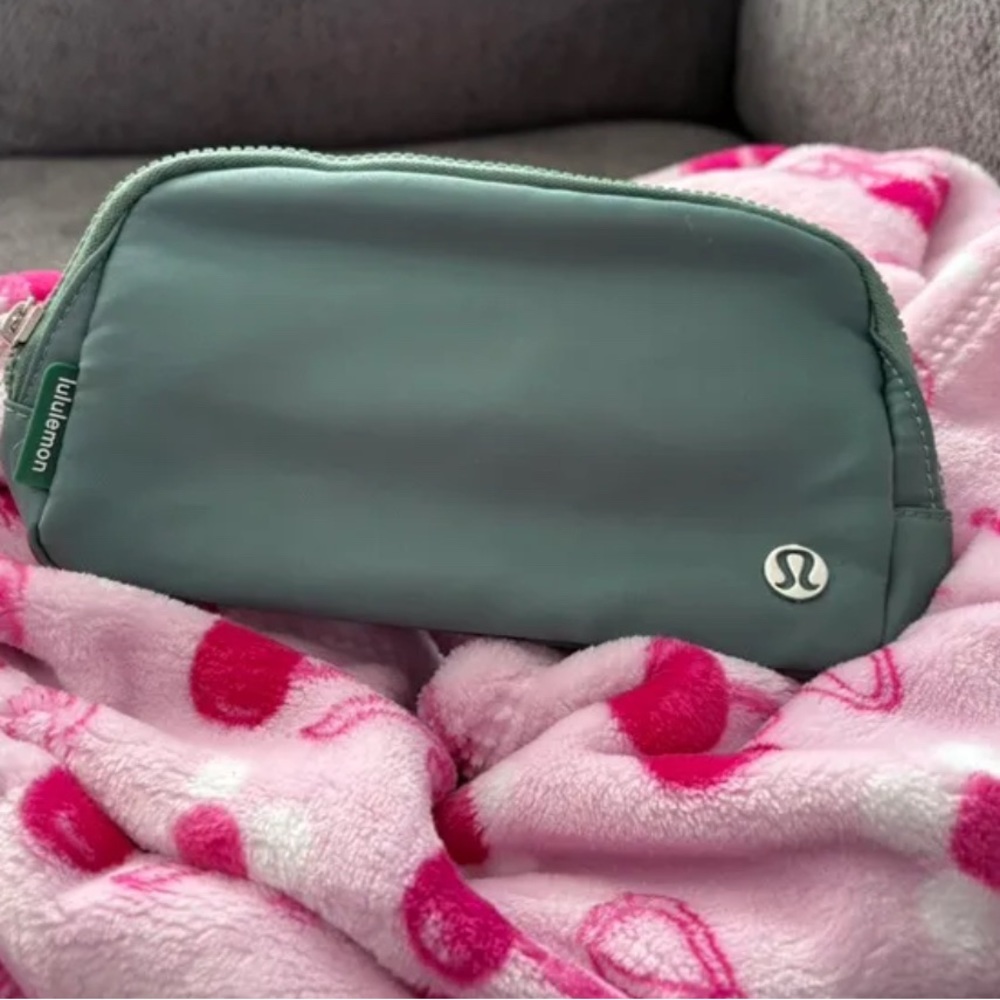 Lululemon Green Pouch